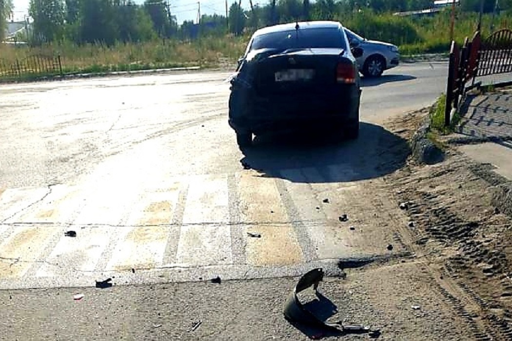 В Нефтеюганском районе молодой лихач влетел в иномарку на светофоре