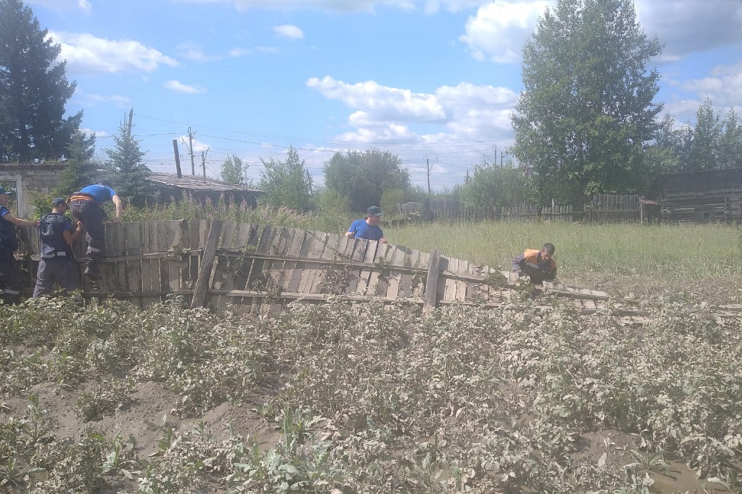 Пострадавшим от потопа свердловским семьям выплатят по 10 тысяч рублей