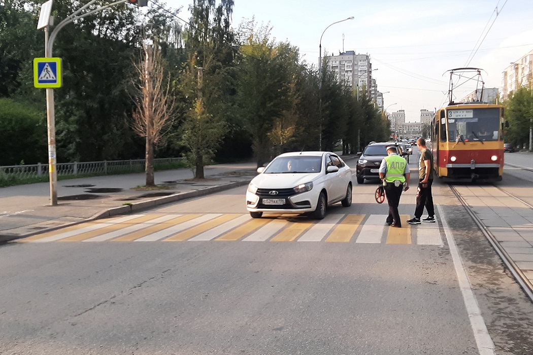 В Екатеринбурге на ВИЗе водитель иномарки сбил 10-летнего ребёнка и уехал