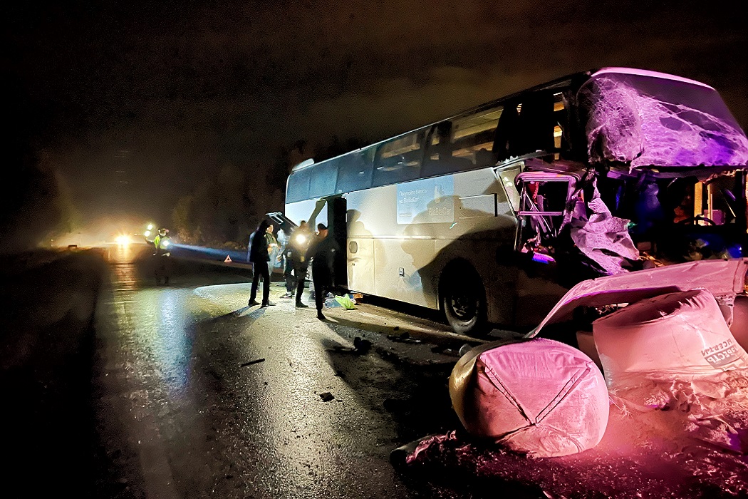 Пять человек пострадали в ДТП с автобусом и КАМАЗом на Серовском тракте