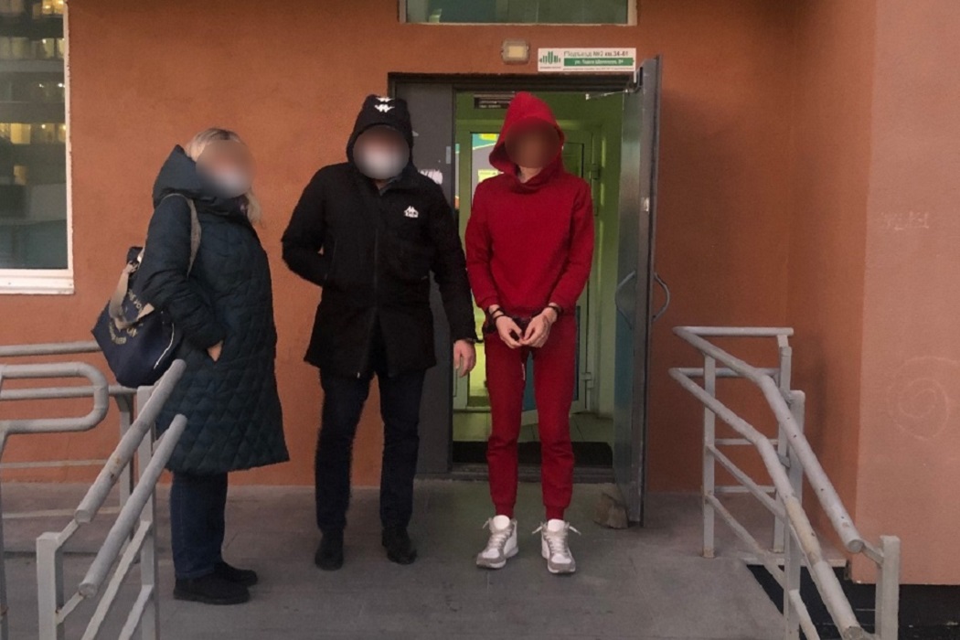 В Екатеринбурге 23-летний парень задушил знакомую и скрылся с её вещами
