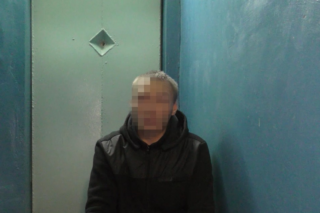 В Нефтеюганске двое мужчин обокрали квартиру на 780 тысяч рублей