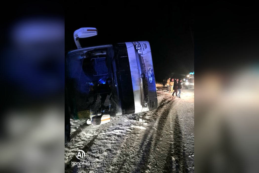 Двое детей и четверо взрослых пострадали в ДТП с автобусом в Югре