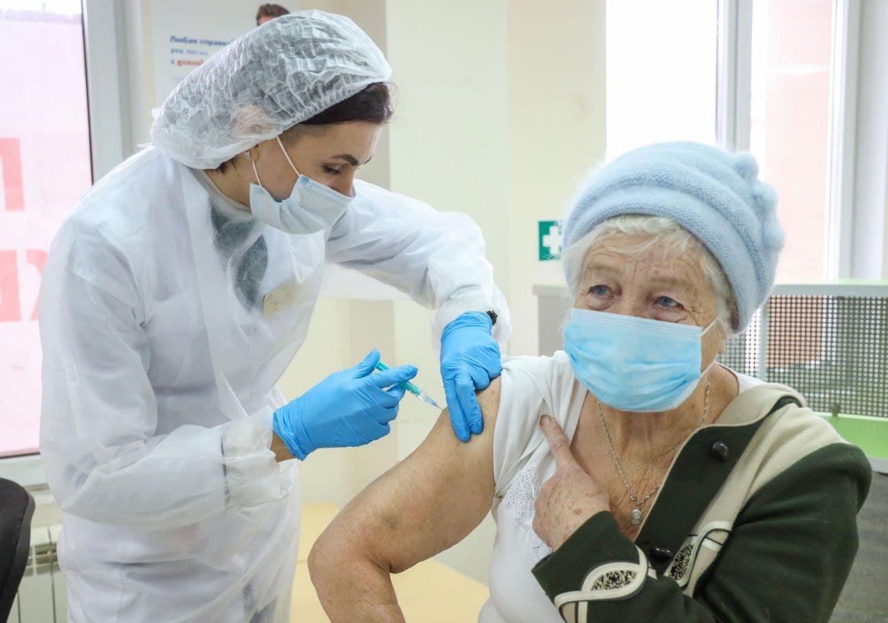 В ишимском ТРИЦ ежедневно вакцинируют более 50 человек