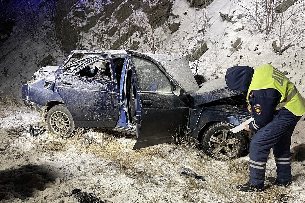 В ДТП на Серовском тракте погиб водитель и пострадали три пассажира ВАЗ-21101