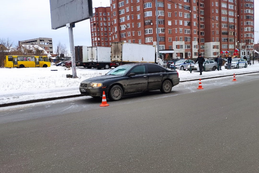 На Елизавете в Екатеринбурге водитель Volvo сбил 16-летнего юношу