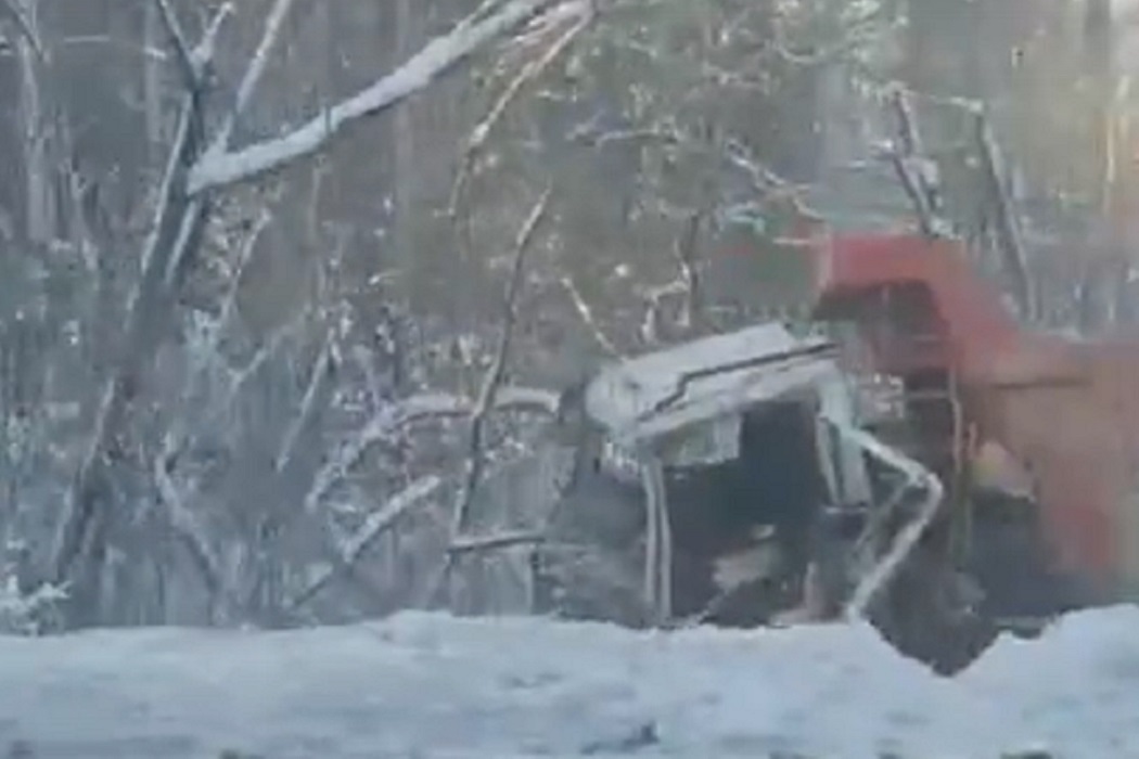 В ДТП под Серовом пострадали водители двух столкнувшихся грузовиков