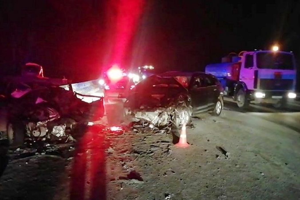 Двое ямальцев погибли в лобовом ДТП на трассе под Екатеринбургом