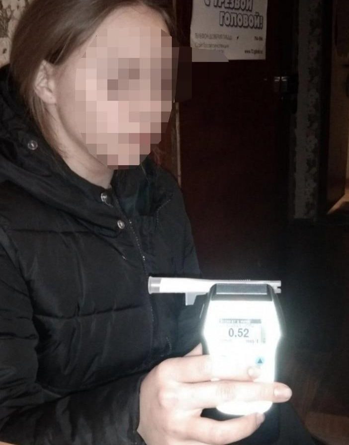 В Тюменской области пьяная школьница въехала в ассенизаторскую машину 2