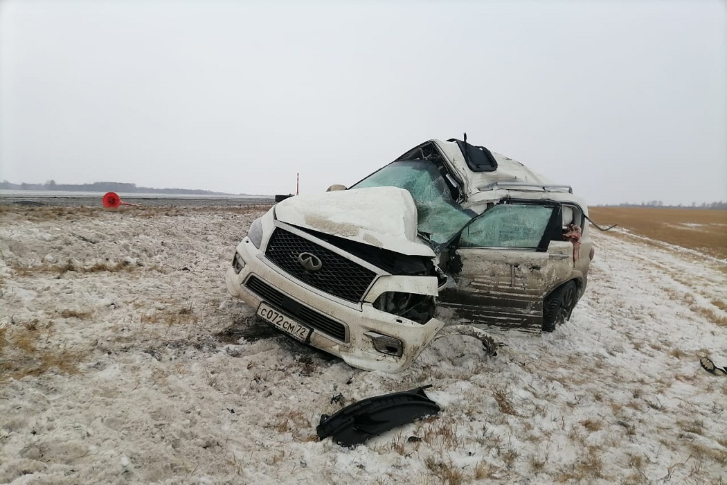 Водитель Infiniti погиб в ДТП с фурой на трассе Тюмень-Омск