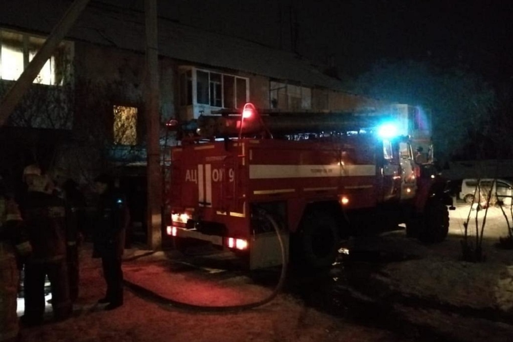 Двое мужчин погибли в горящей квартире в посёлке Исток в Екатеринбурге
