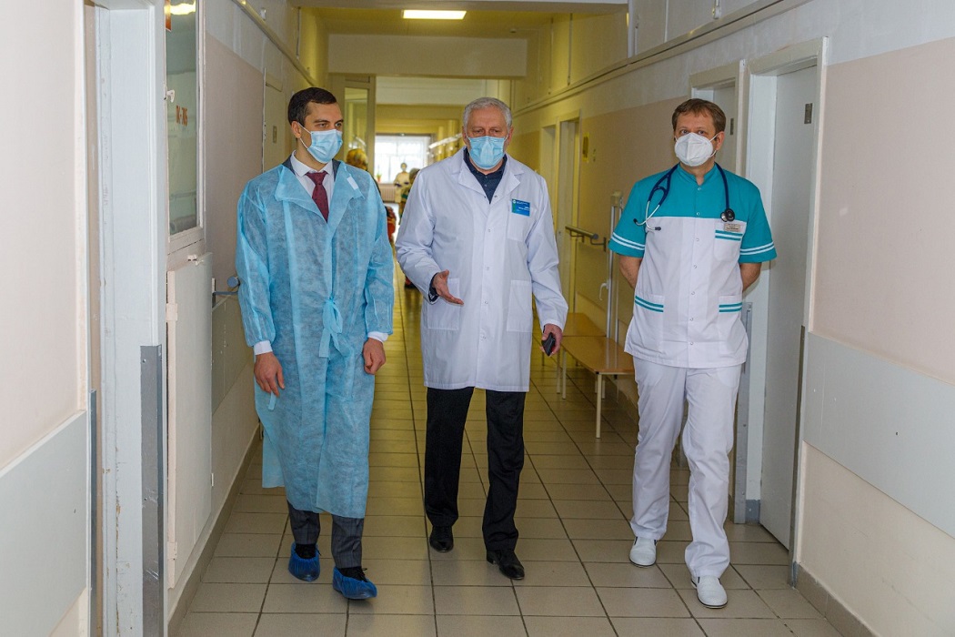 Депутаты медфракции гордумы помогли больницам №6 и №7 Екатеринбурга