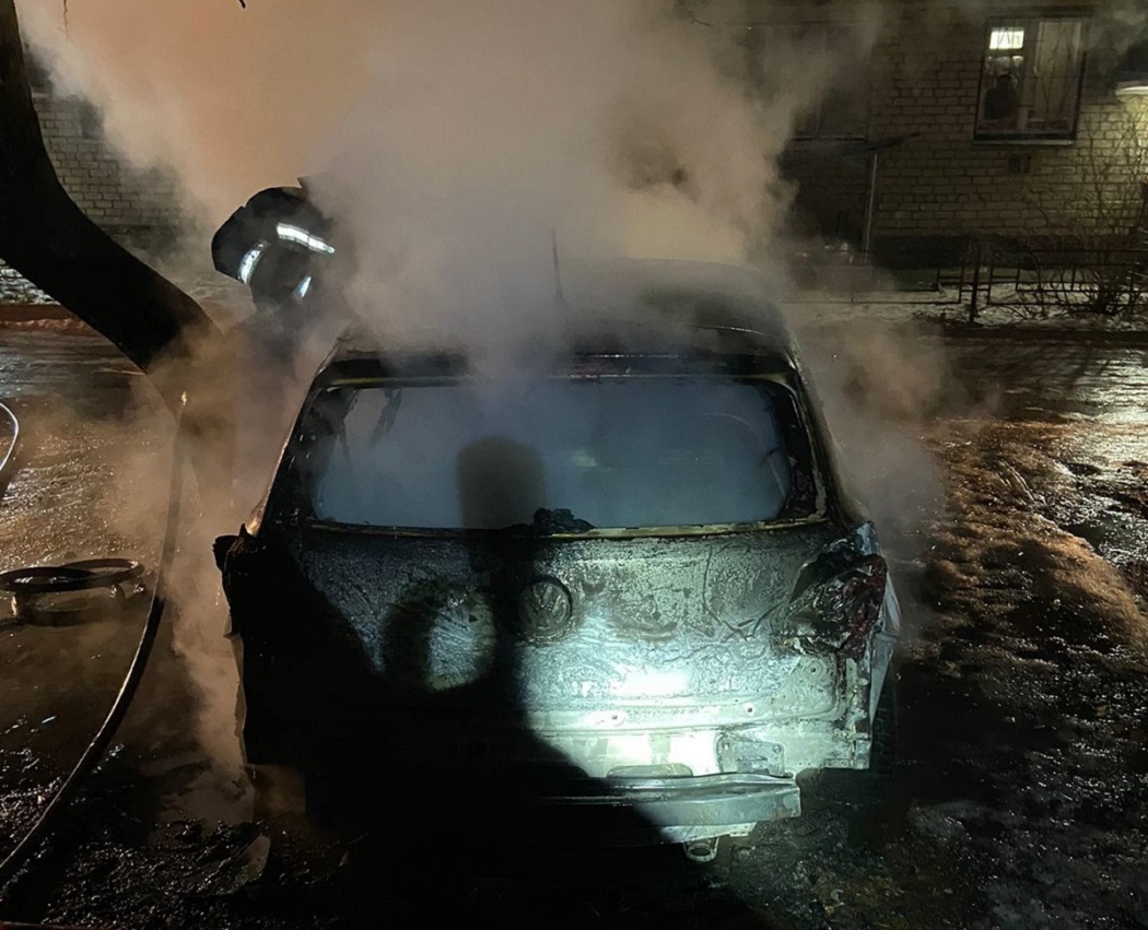 Ночью в Екатеринбурге сгорел Volkswagen Polo