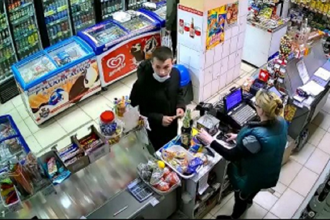 Полиция Екатеринбурга разыскивает подозреваемого в сбыте фальшивых денег