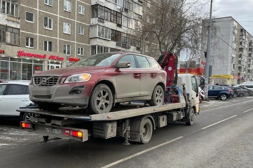 В Екатеринбурге семейная пара оплатила долг по кредиту после ареста их автомобиля