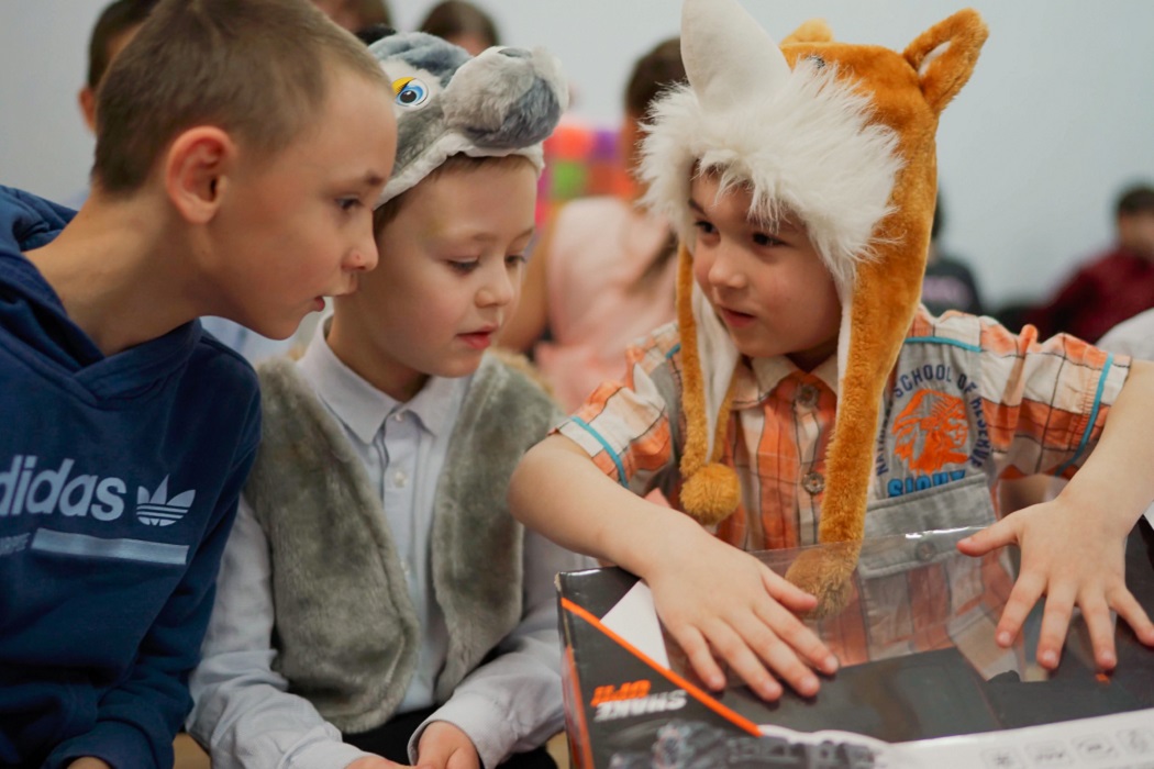 Сотрудники УГМК исполнили новогодние мечты 752 детей на «Ёлке желаний»