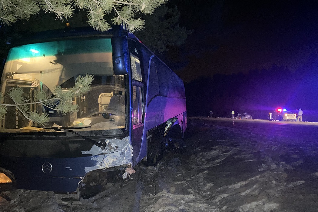 В ДТП с автобусом №999 «Курган-Екатеринбург» погиб водитель Mitsubishi