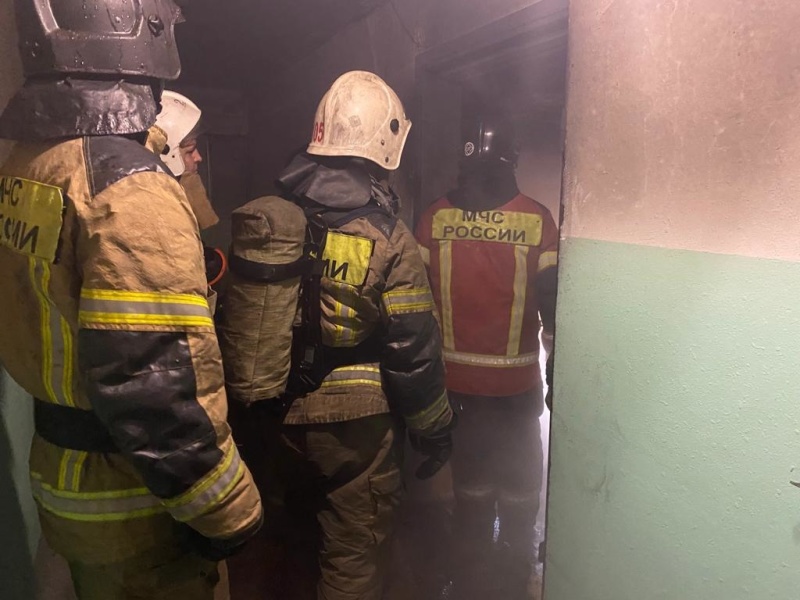 В Екатеринбурге ночью произошел пожар в 12-этажном многоквартирном доме