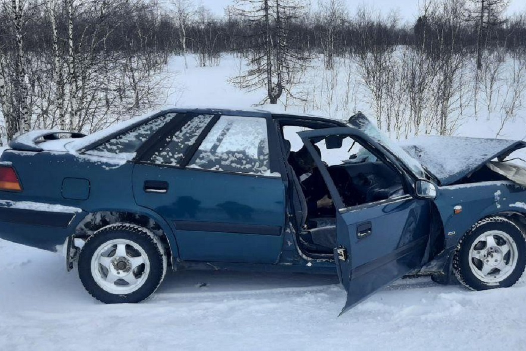 На Ямале водитель легковушки погиб в столкновении с «УАЗом»