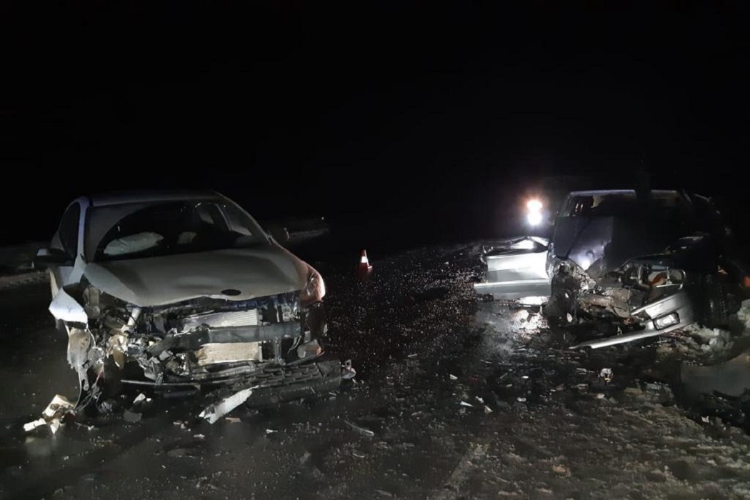Под Сургутом водитель «Лады» отвлекся за рулем и устроил ДТП с четырьмя пострадавшими 1