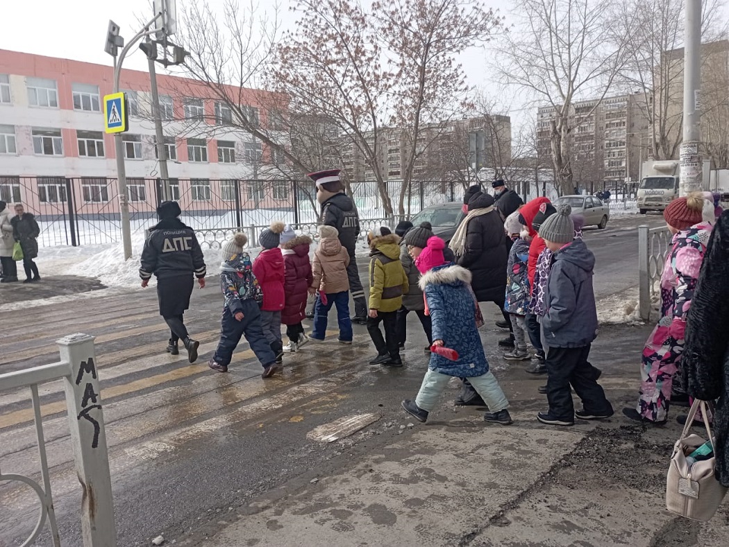 Профилактическое мероприятие Шагающий автобус проводится в Екатеринбурге