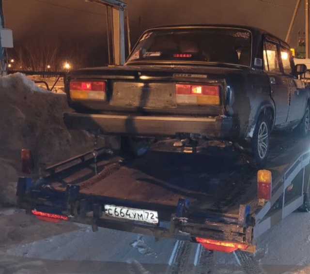 В Ялуторовске полицейские задержали сильно пьяного водителя «семёрки»