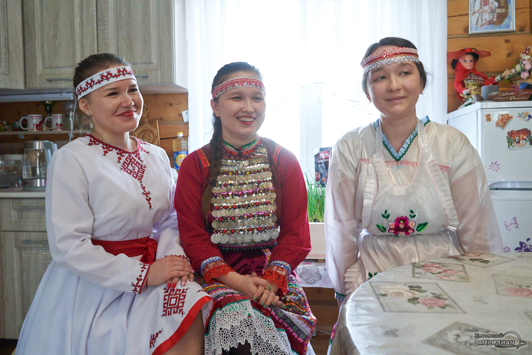 «Культура передаётся нам с материнским молоком»: как живут старшее и младшее поколения марийцев в Екатеринбурге