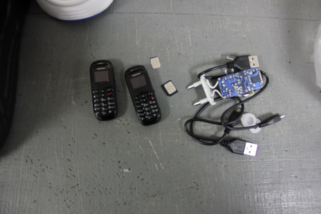 Мобильные телефоны + сотовые телефоны + сим-карты + зарядные устройства + USB-провода