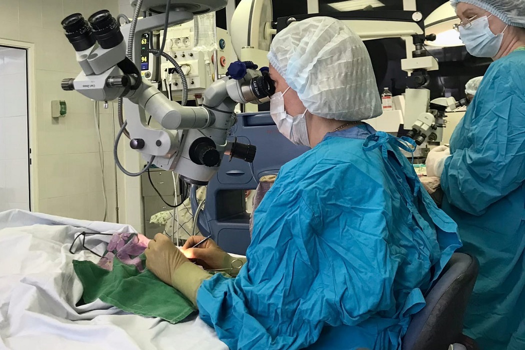 Офтальмологи тюменской ОКБ №2 спасли пациентку от слепоты