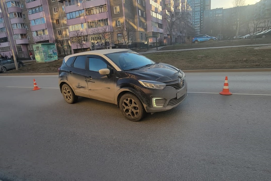В Екатеринбурге иномарка сбила перебегавшего дорогу 9-летнего школьника