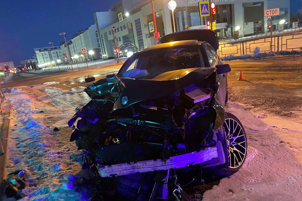 В Губкинском пассажир «BMW» попал в больницу после жёсткого ДТП