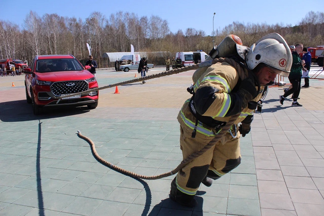 В екатеринбургском парке Маяковского с размахом отметили День пожарной охраны