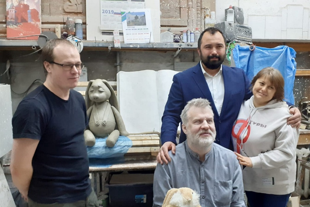 Скульптуру грустного зайца установят в Екатеринбурге в память о детях войны