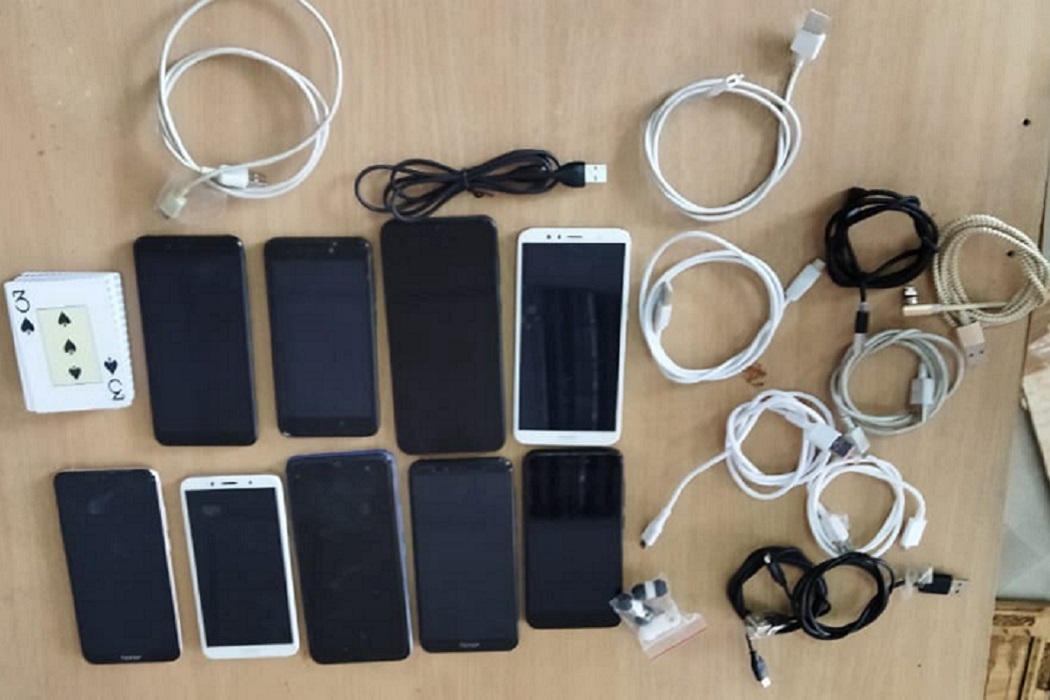 Мобильные телефоны + сотовые телефоны + запреты + запрещённые предметы + колония + тюрьма