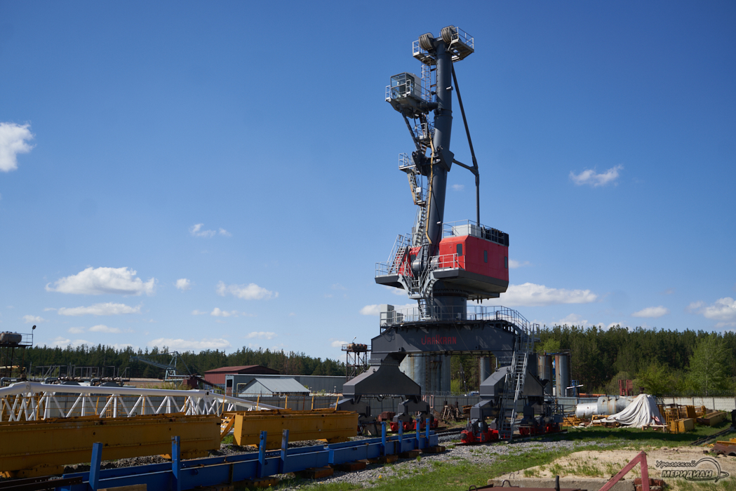 На Урале наладят серийный выпуск кранов для морских и речных портов