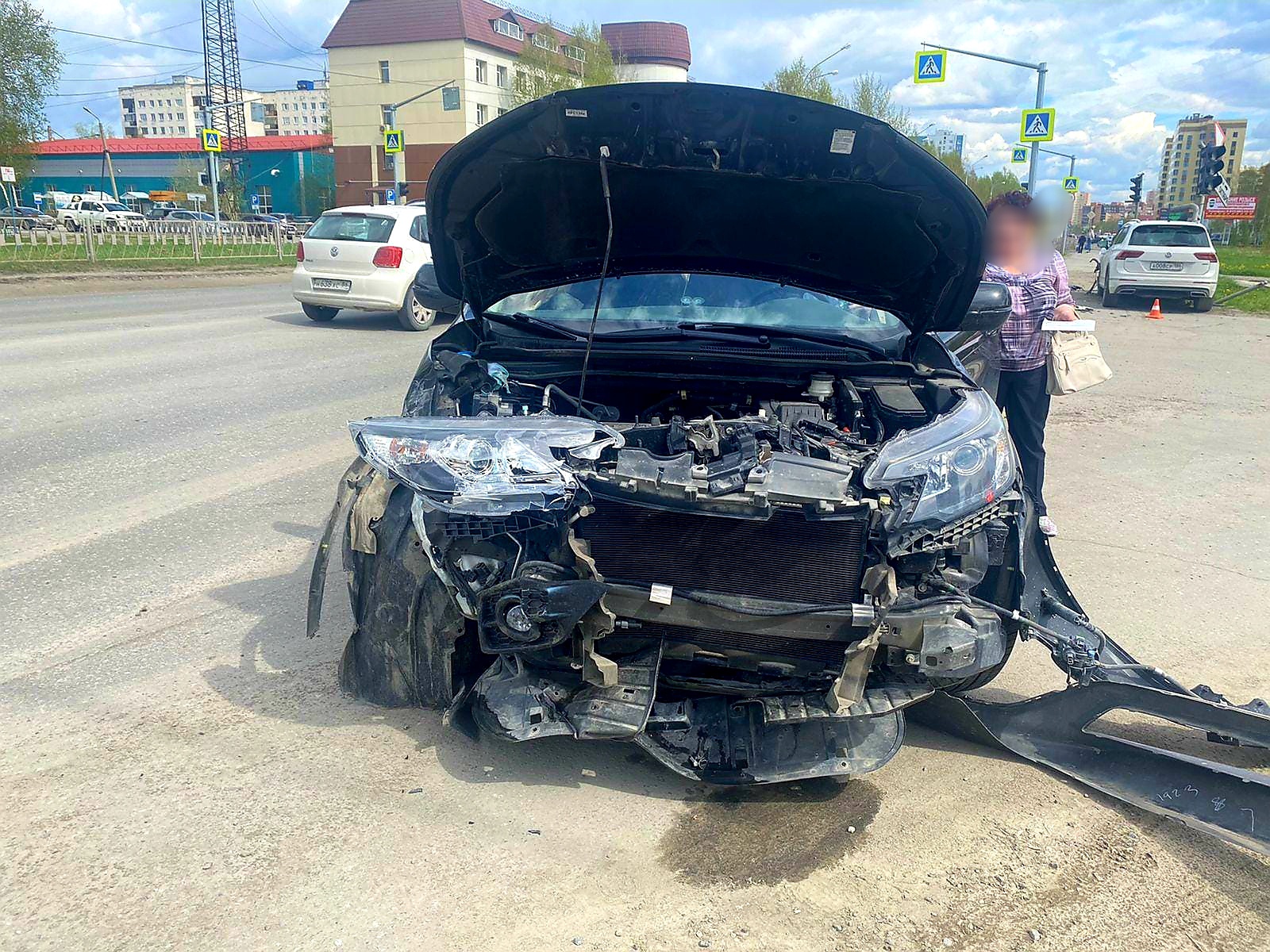В Югре в столкновении двух иномарок пострадал водитель 1