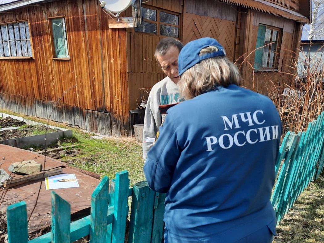 В первый майский день инспекторы МЧС Свердловской области составили 19 протоколов на людей