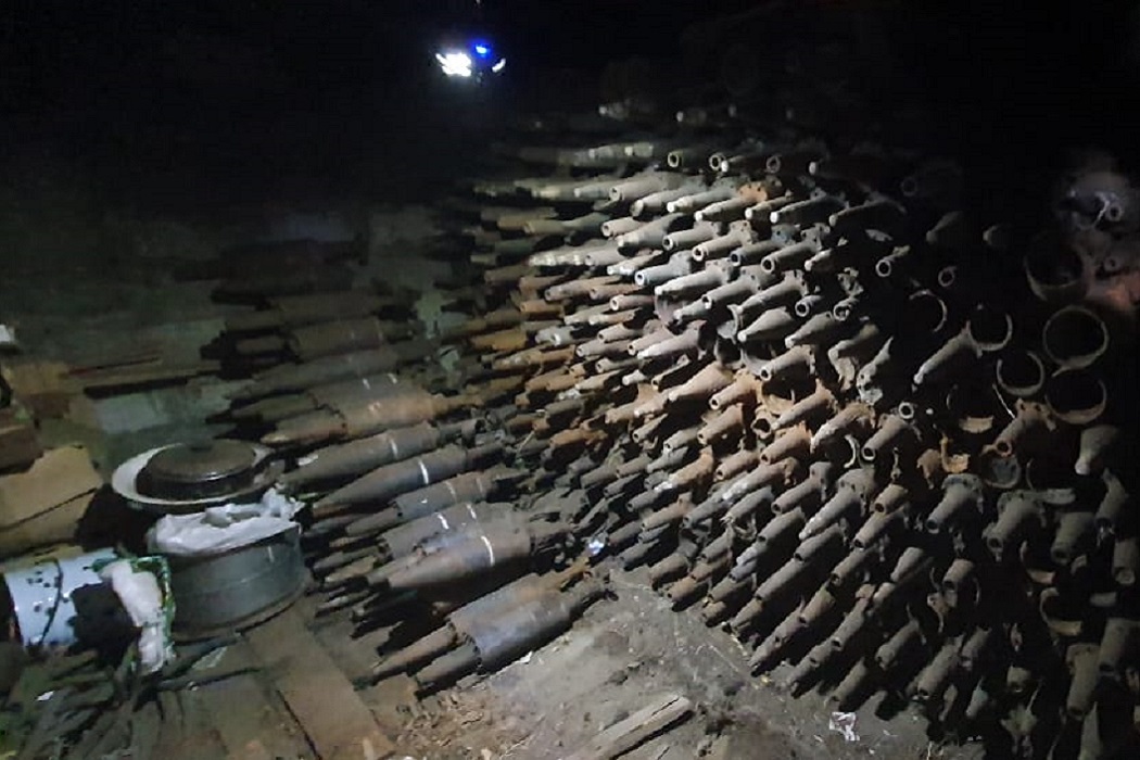 В гараже частного дома в уральском селе нашли более тысячи боеприпасов