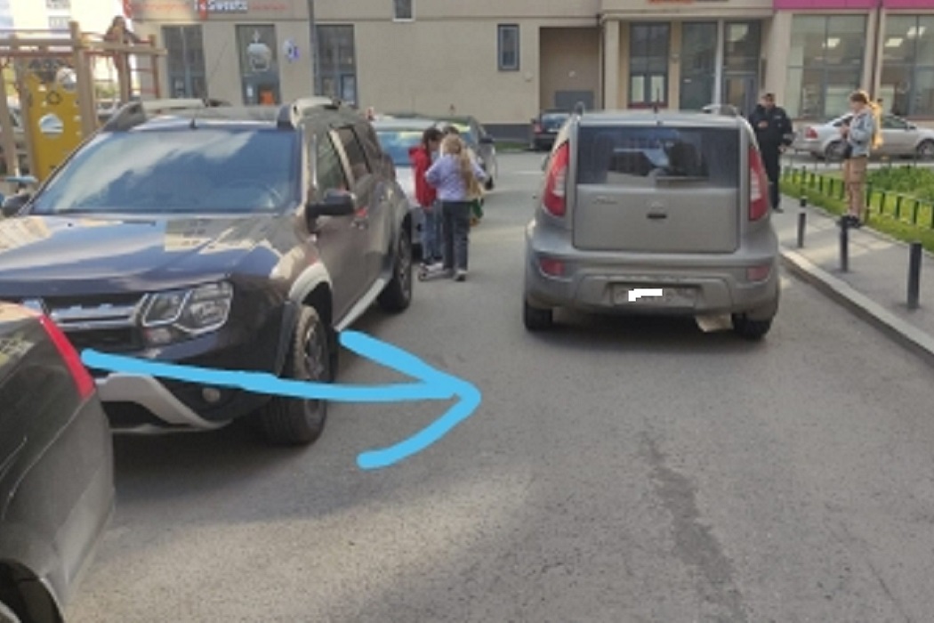В Екатеринбурге водитель Kia Soul сбил 10-летнюю девочку в Академическом
