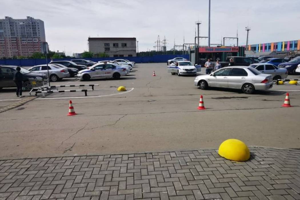 В Екатеринбурге с интервалом один час двое детей-велосипедистов попали под колёса машин