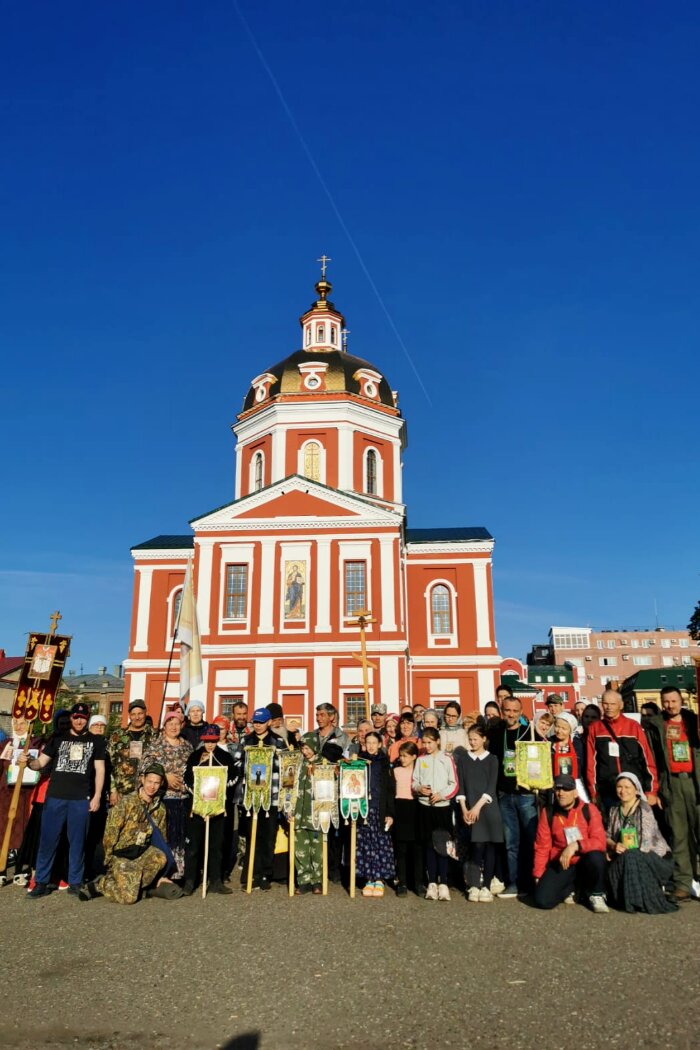 Из Екатеринбурга выехали паломники, чтобы пройти 180 км Великорецкого крестного хода