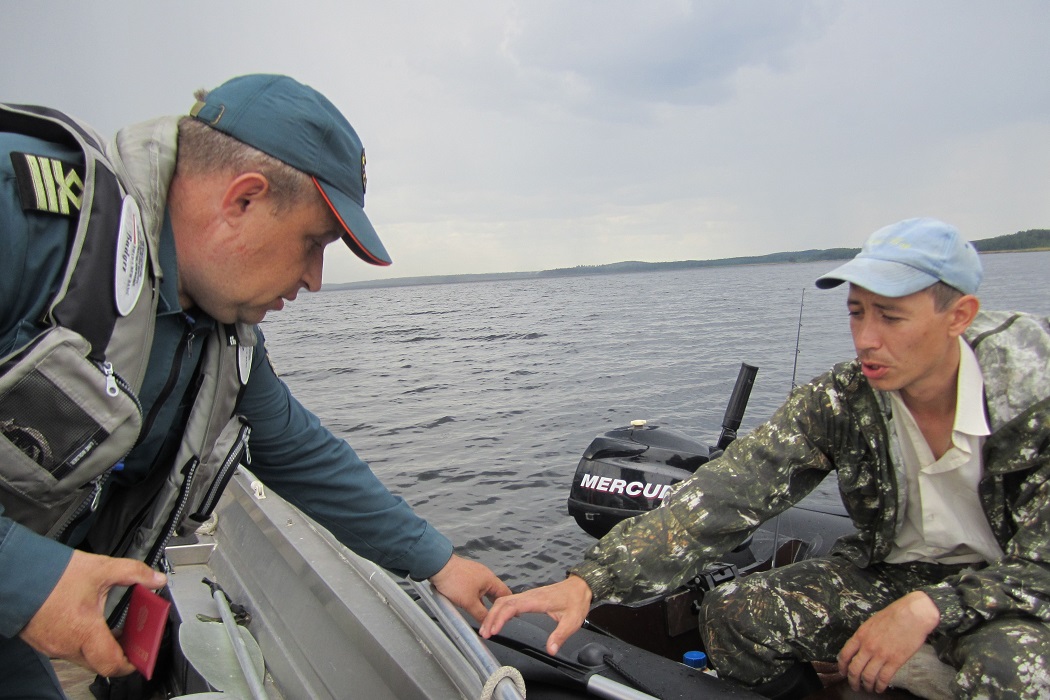 В Свердловской области спасли попавших в беду рыбаков