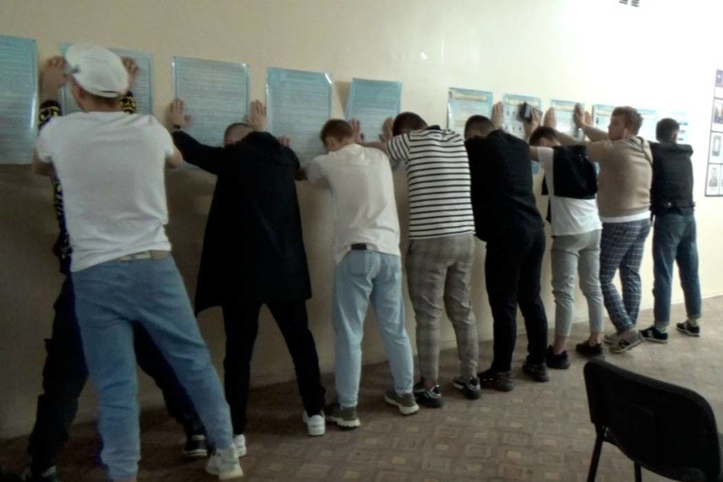 В баре «Че почем» Екатеринбурга прошли массовые задержания