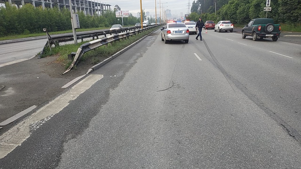 Очевидцев смертельного ДТП с велосипедистом разыскивает ГИБДД Екатеринбурга 