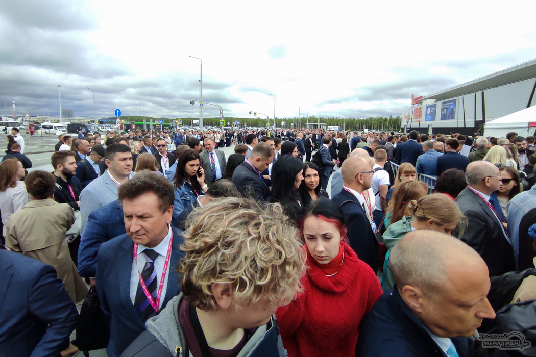 ИННОПРОМ – 2022 в Екатеринбурге начался с гигантских пробок