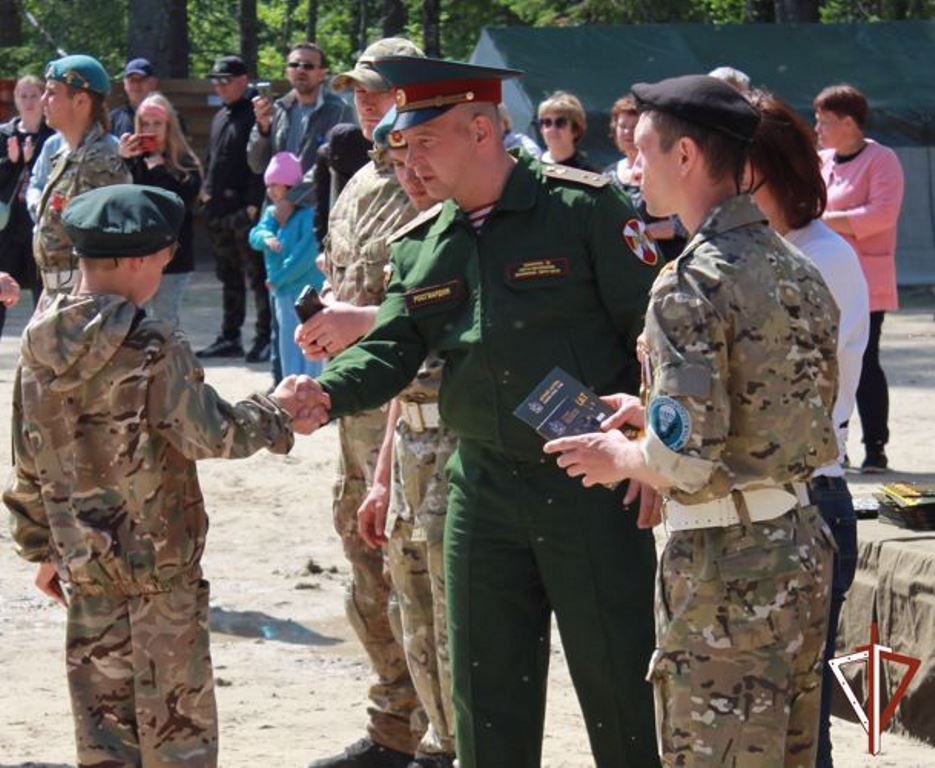 В Югре проходят военно-патриотические мероприятия со школьниками и молодыми специалистами Росгвардии