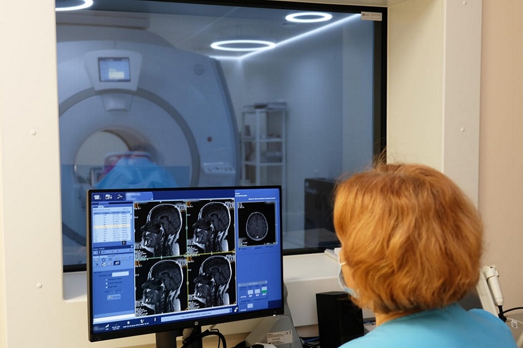 Нейрохирурги Свердловского онкодиспансера рассказали о самодиагностике рака мозга
