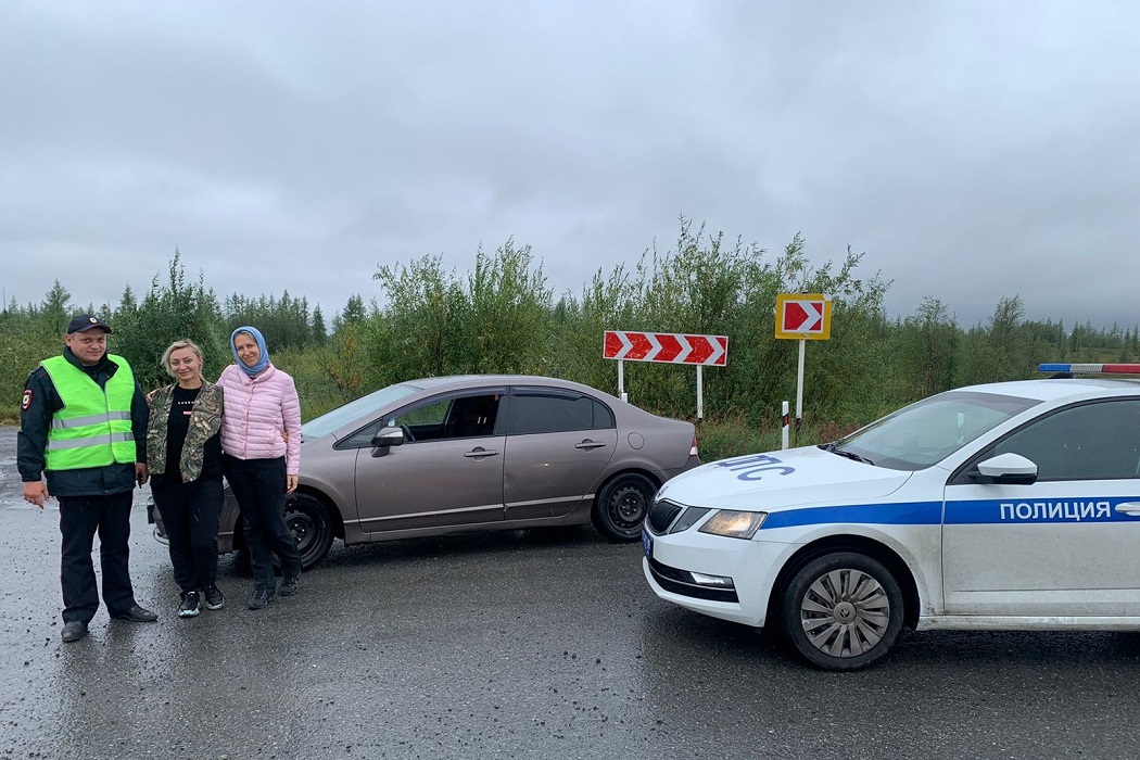 На Ямале автоинспекторы спасли заблудившихся в лесу северянок