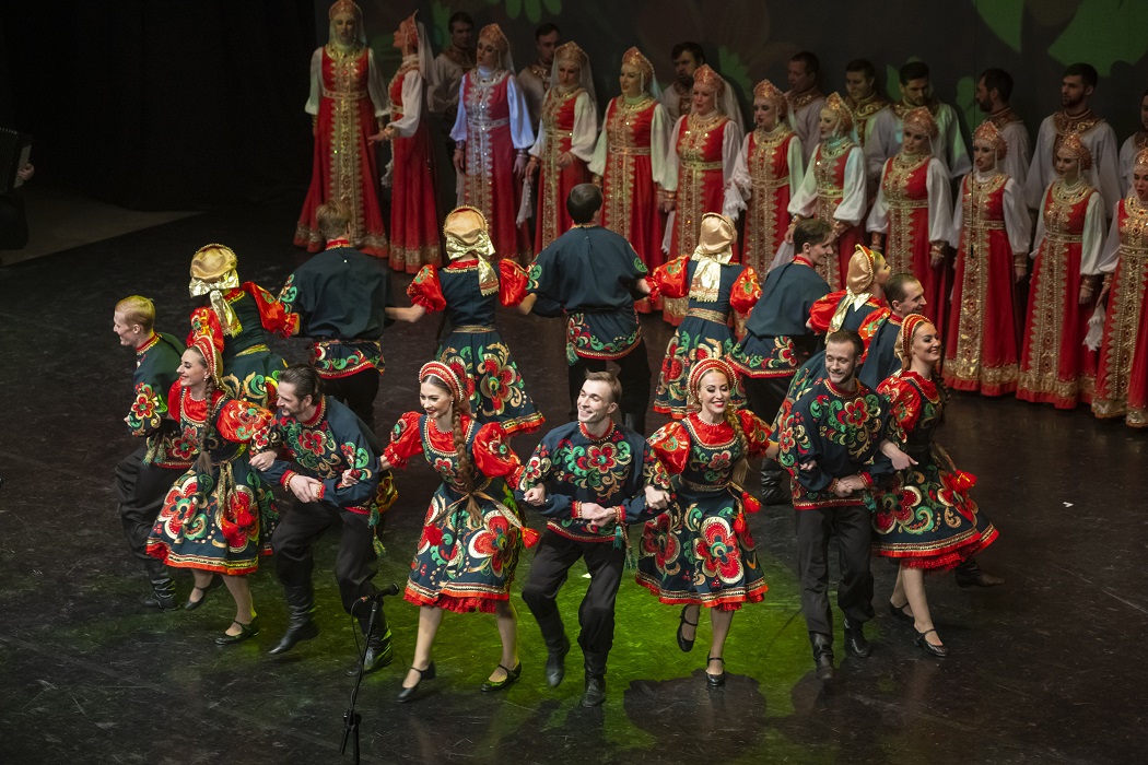 Омский народный хор + хор + народный хор + выступление + концерт + концертная программа + мужской хор