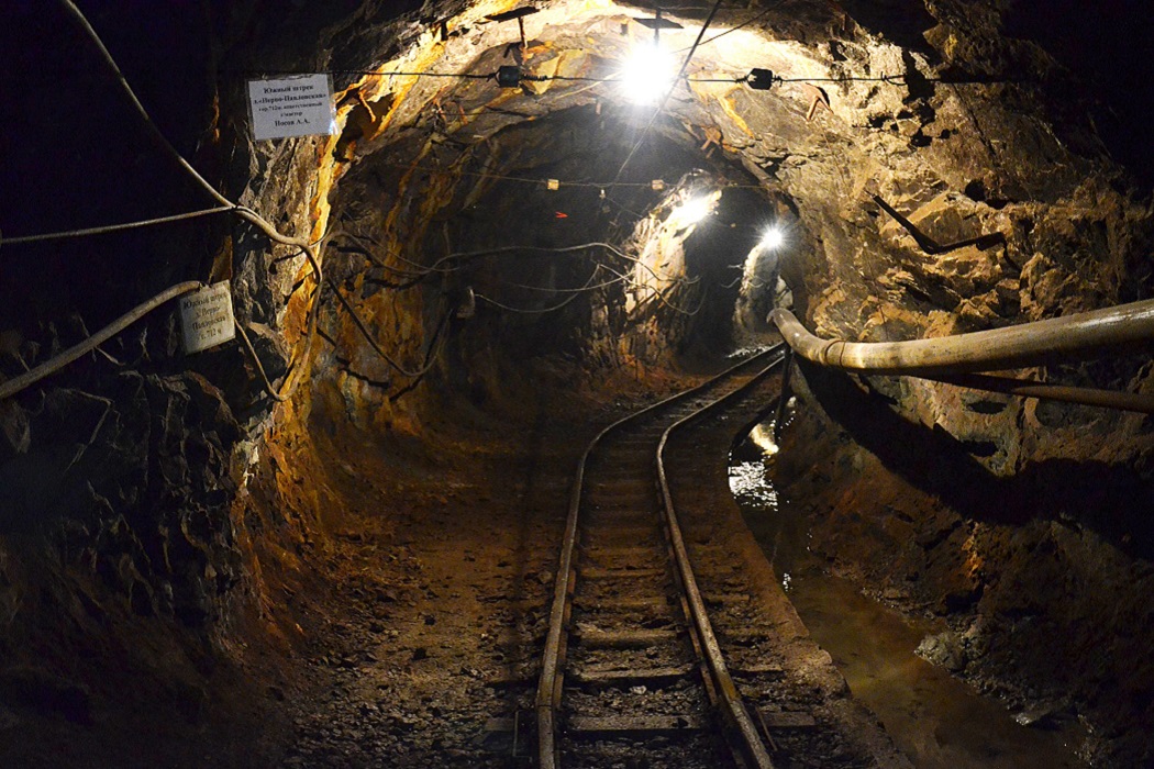Шахта + руда + добыча золота + добыча руды + штрек + Берёзовский рудник + рудник + вагончик в шахте